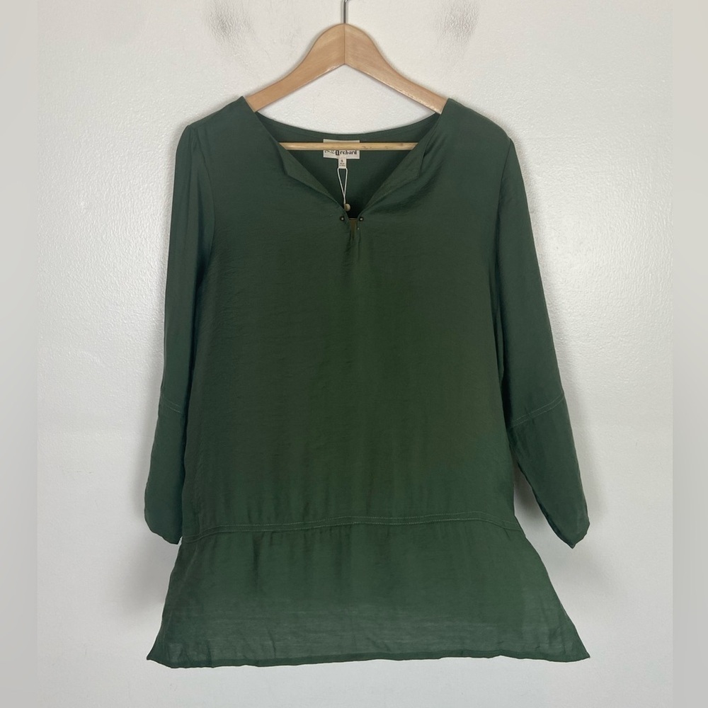 Hester‎ & Orchad Women's Top Size S Color Green 3/4 Sleeve Split Side Roll Tab